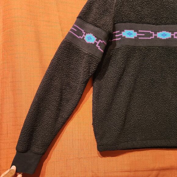 Urban Outfitters Black Sz Medium Faux Shearling Fleece Sweatshirt w Aztex Stripe - Picture 3 of 12